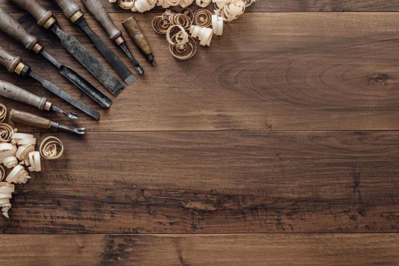 Comment la menuiserie artisanale valorise votre patrimoine immobilier
